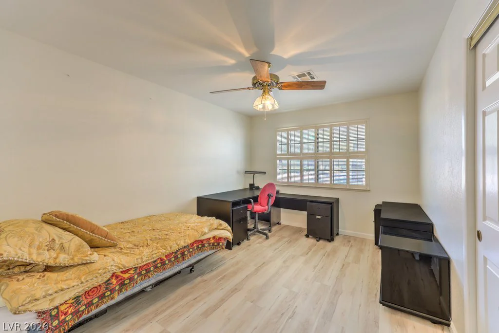 2851 Valley View, Las Vegas, NV 89102