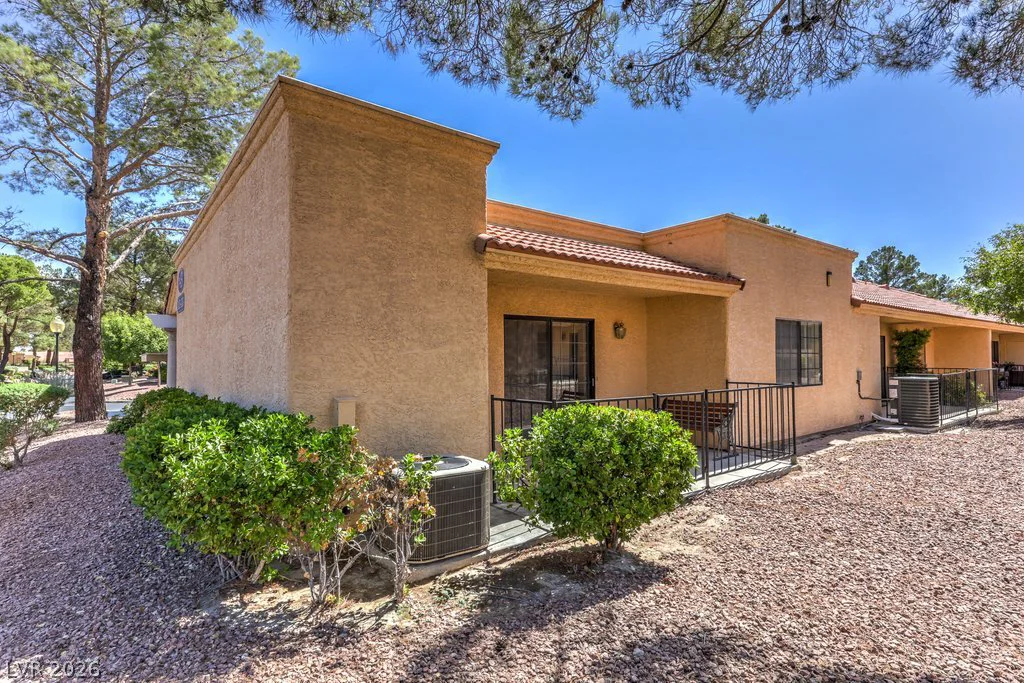 2851 Valley View, Las Vegas, NV 89102