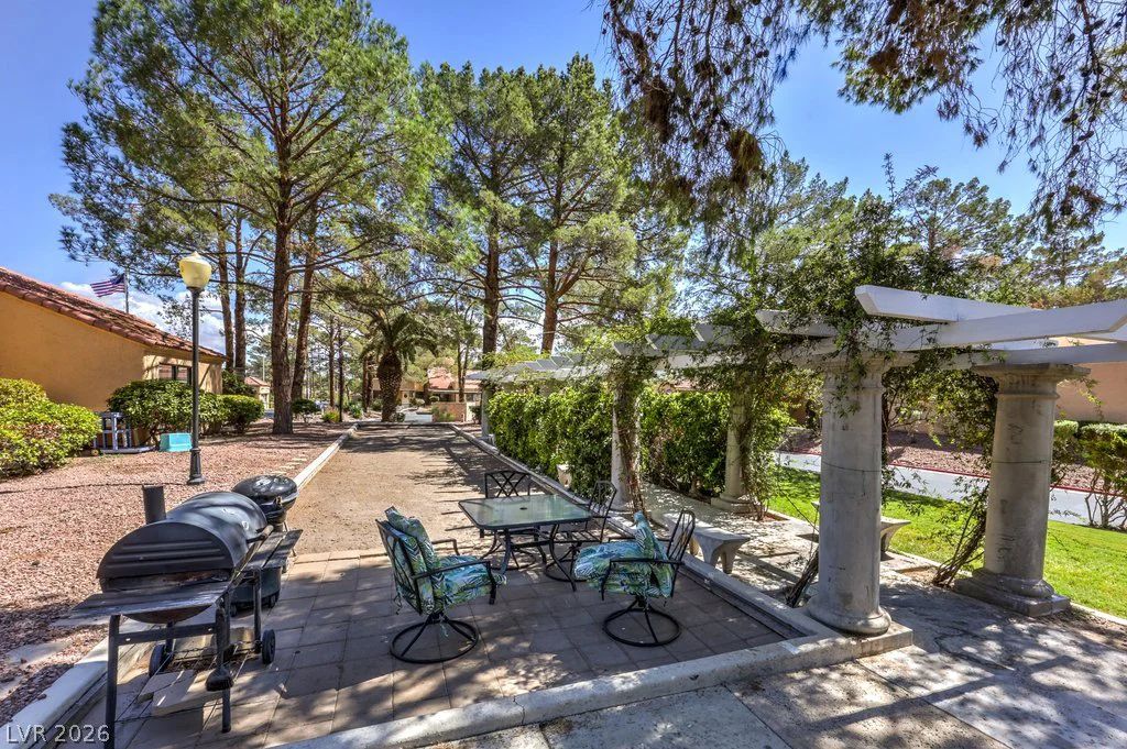 2851 Valley View, Las Vegas, NV 89102