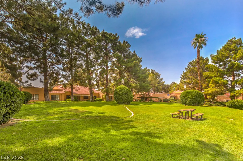 2851 Valley View, Las Vegas, NV 89102