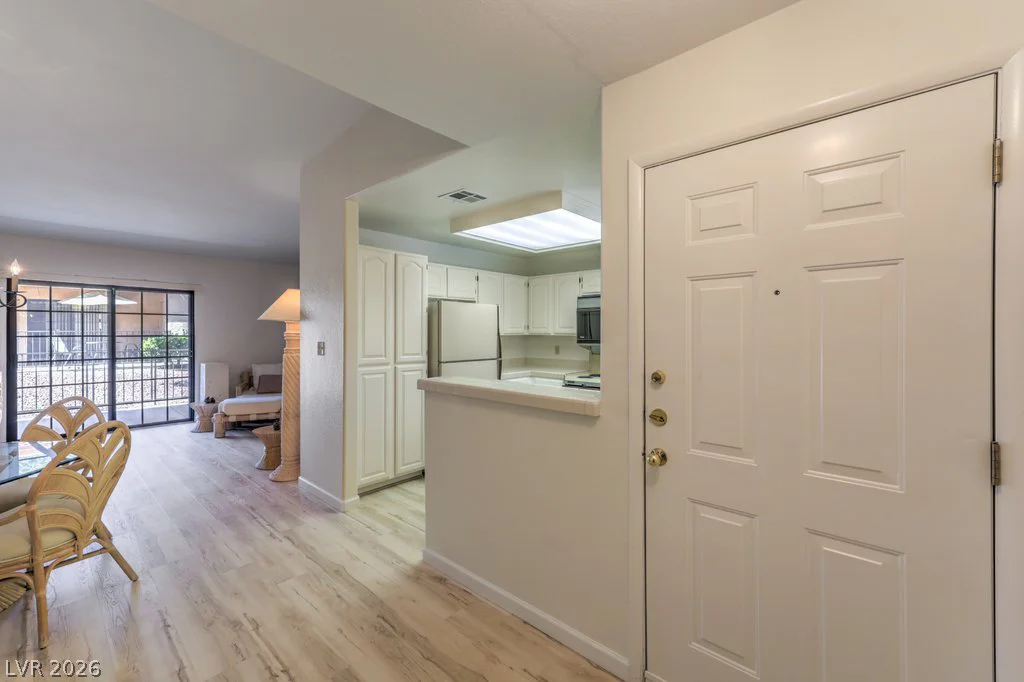 2851 Valley View, Las Vegas, NV 89102