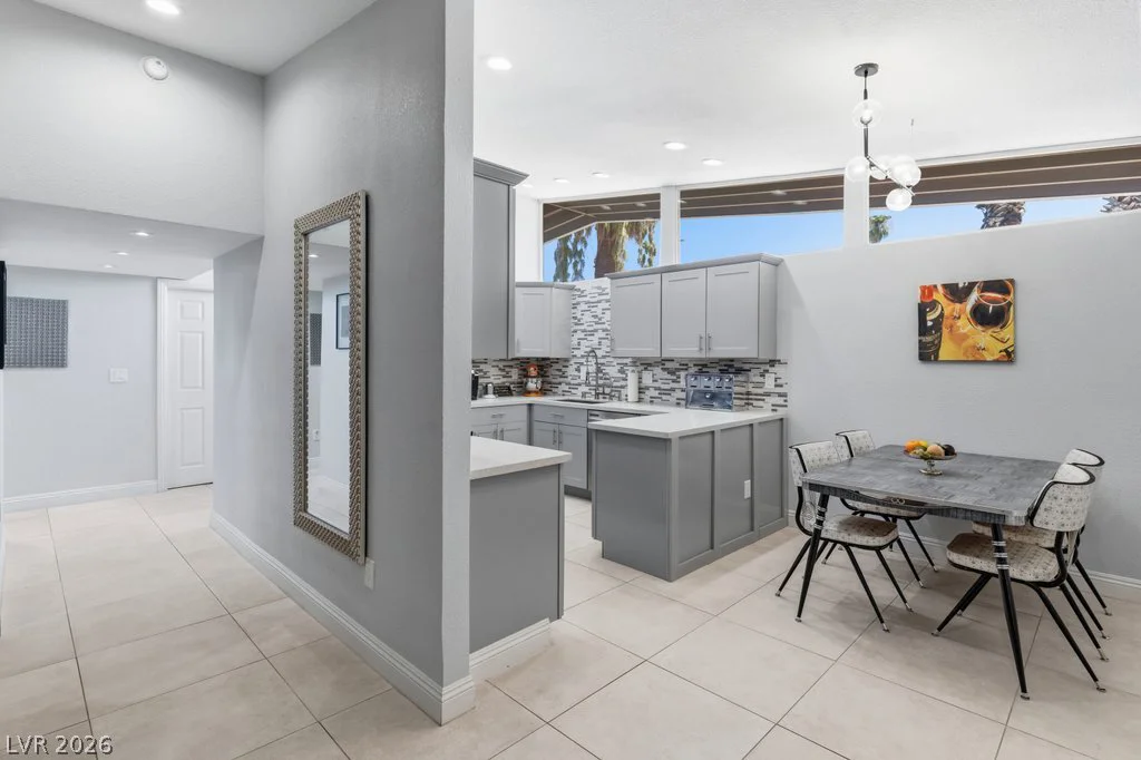 3327 Seminole, Las Vegas, NV 89169