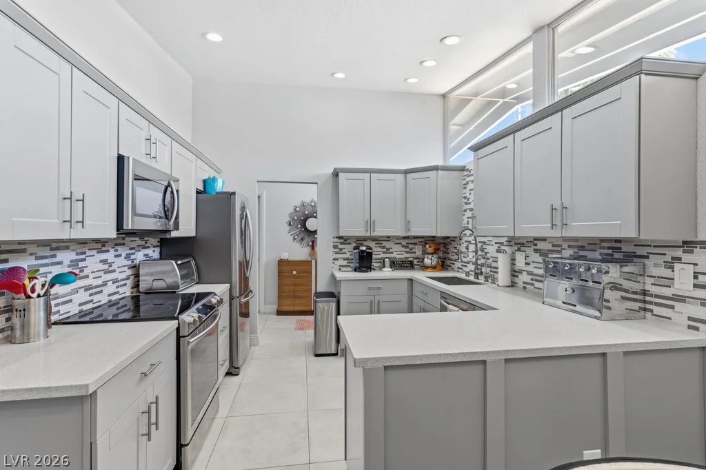 3327 Seminole, Las Vegas, NV 89169