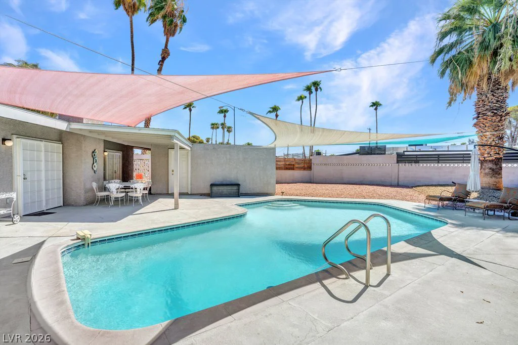 3327 Seminole, Las Vegas, NV 89169