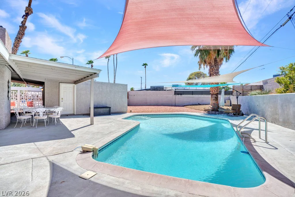 3327 Seminole, Las Vegas, NV 89169
