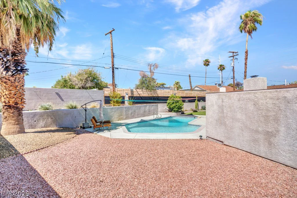 3327 Seminole, Las Vegas, NV 89169