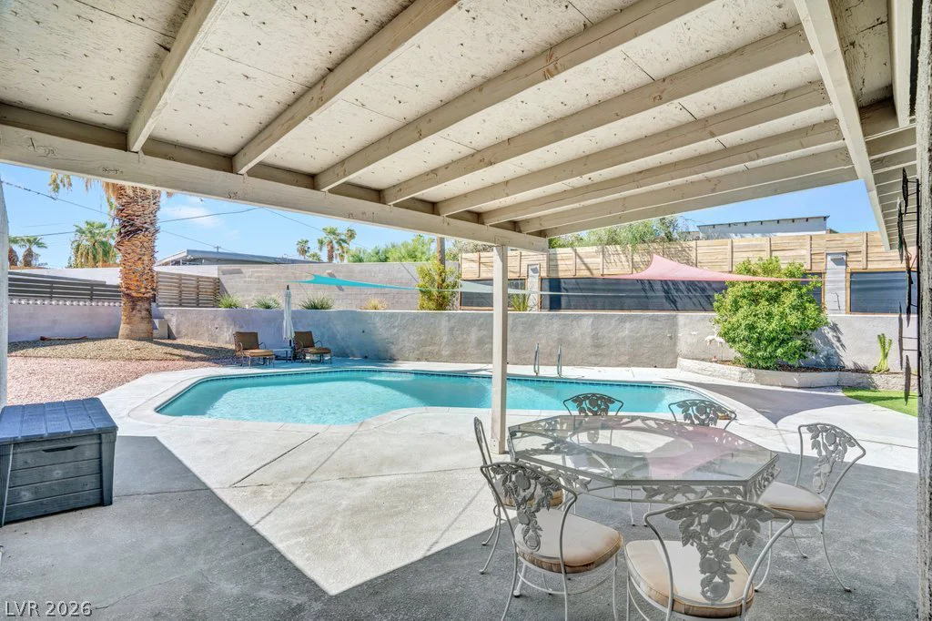 3327 Seminole, Las Vegas, NV 89169