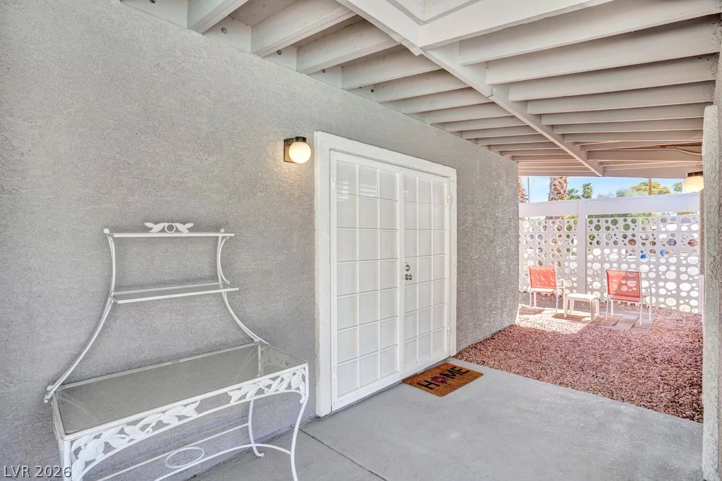 3327 Seminole, Las Vegas, NV 89169