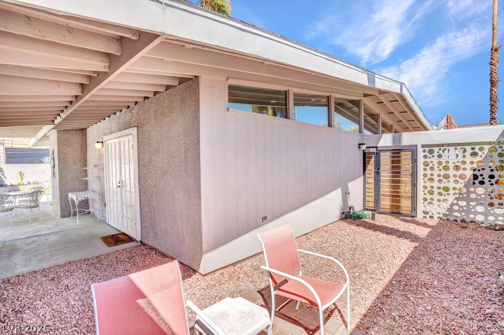 3327 Seminole, Las Vegas, NV 89169