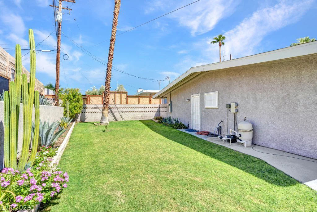 3327 Seminole, Las Vegas, NV 89169