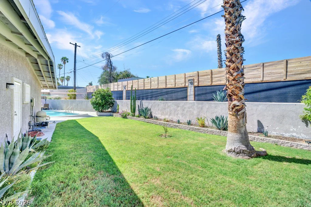 3327 Seminole, Las Vegas, NV 89169