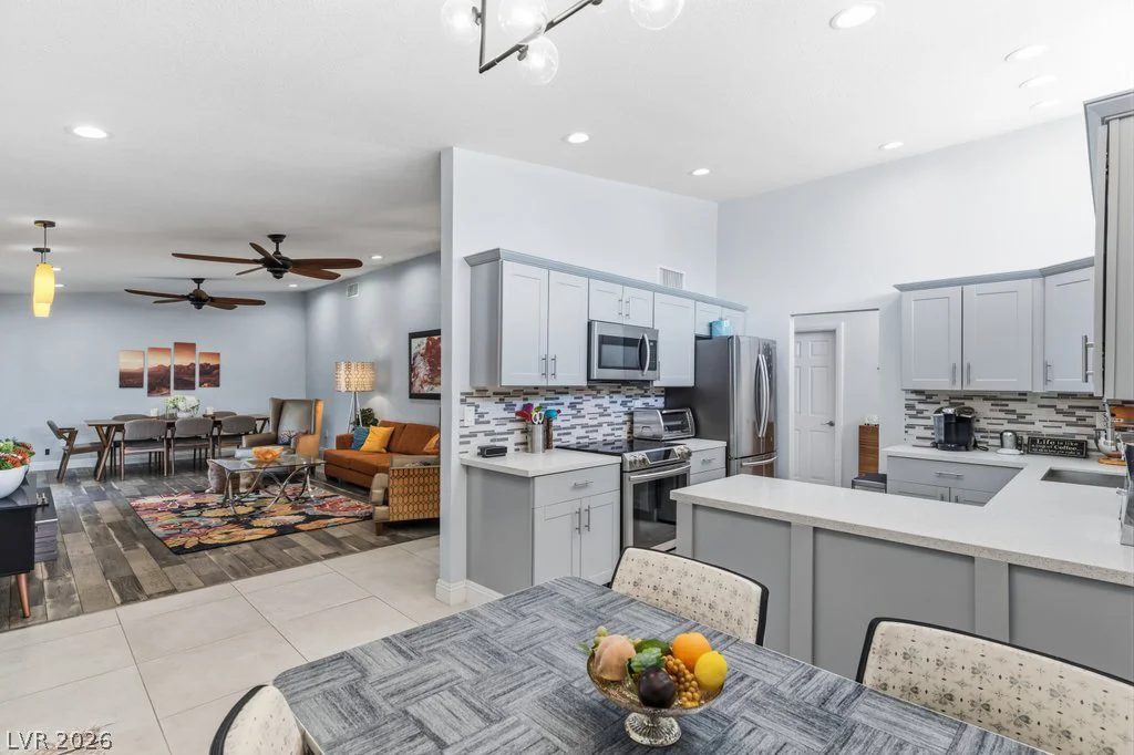 3327 Seminole, Las Vegas, NV 89169