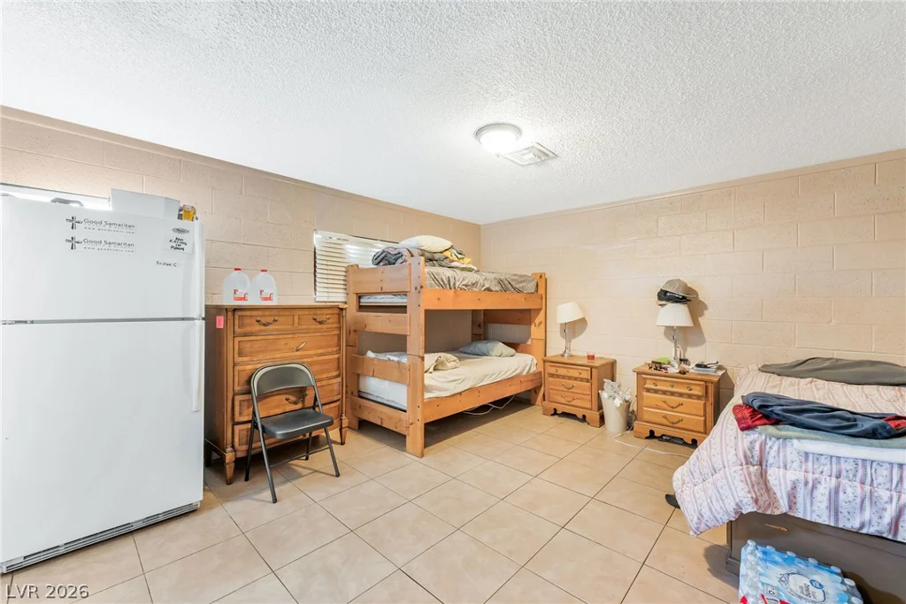 1000 Rockaway, Las Vegas, NV 89145