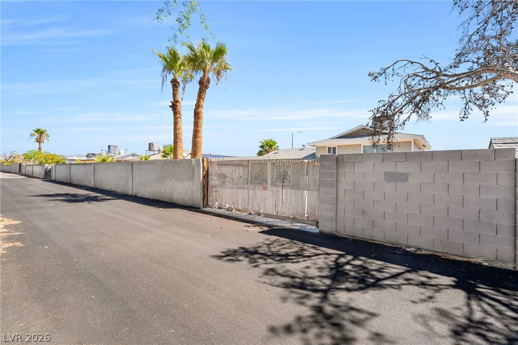 1000 Rockaway, Las Vegas, NV 89145