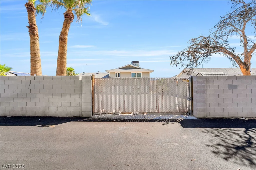 1000 Rockaway, Las Vegas, NV 89145