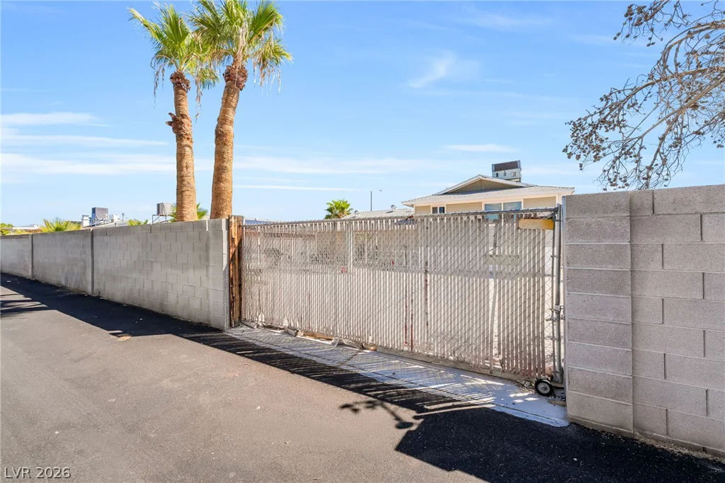 1000 Rockaway, Las Vegas, NV 89145