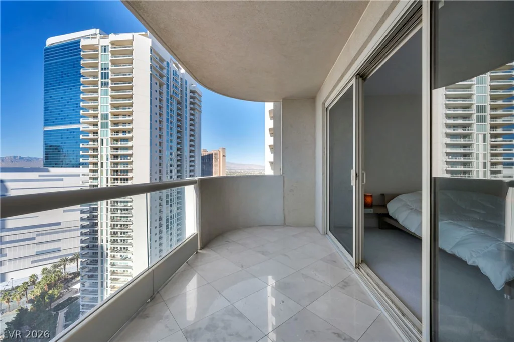 2777 Paradise, Las Vegas, NV 89109