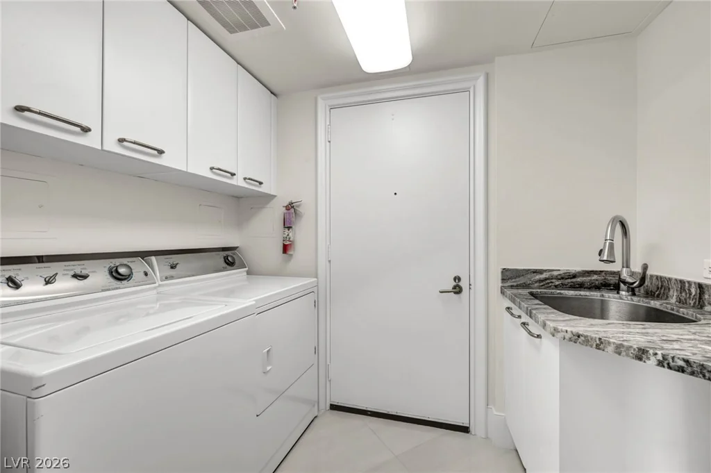 2777 Paradise, Las Vegas, NV 89109