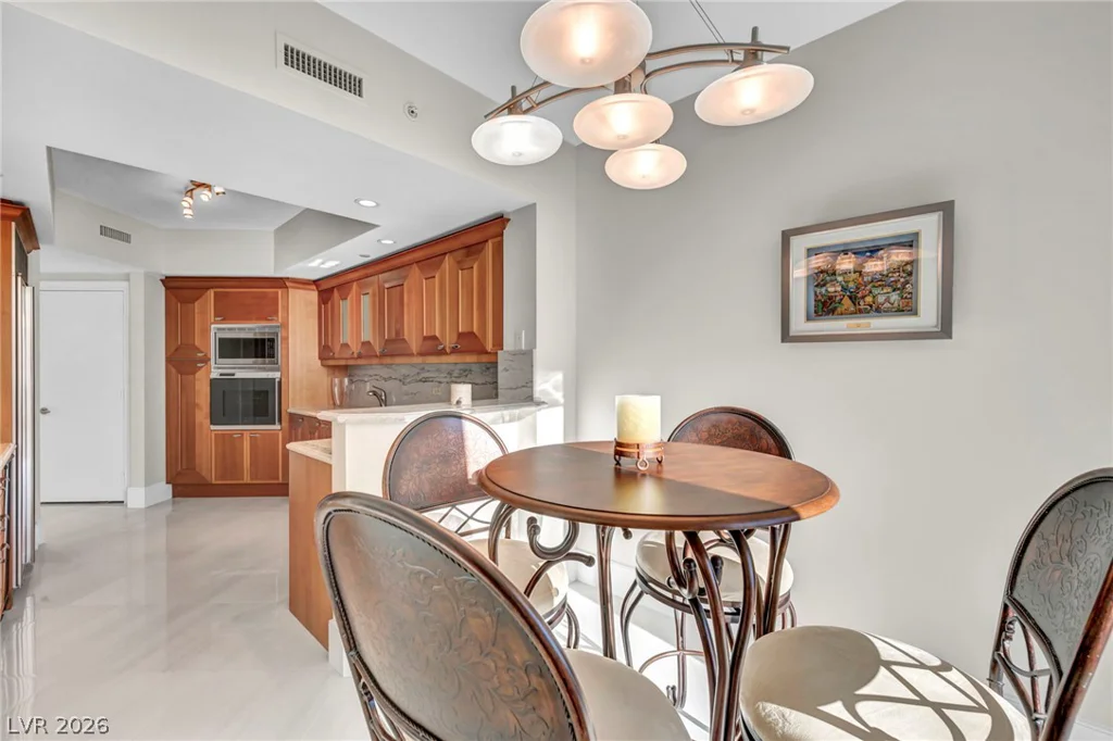 2777 Paradise, Las Vegas, NV 89109