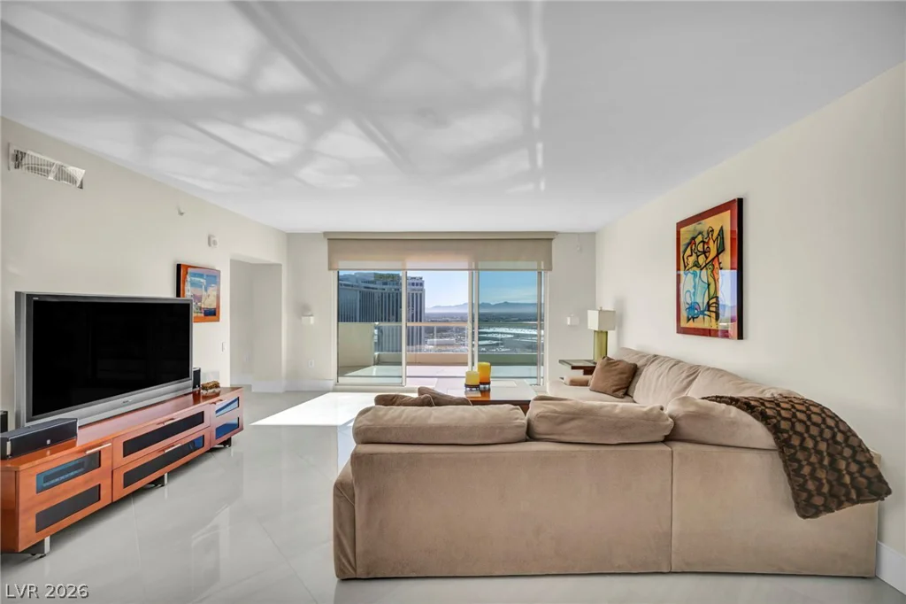 2777 Paradise, Las Vegas, NV 89109