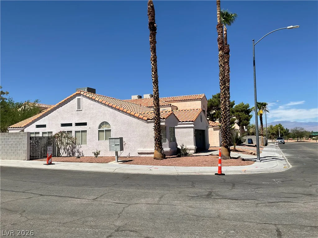 417 Cherry Meadows, Las Vegas, NV 89145