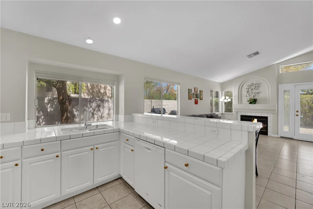 2124 Feather Bush, Henderson, NV 89074