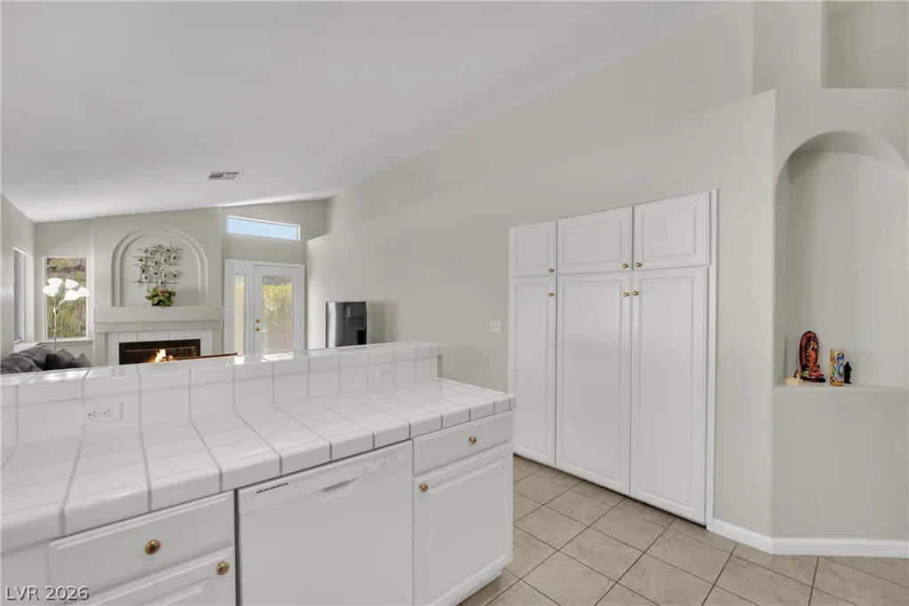 2124 Feather Bush, Henderson, NV 89074