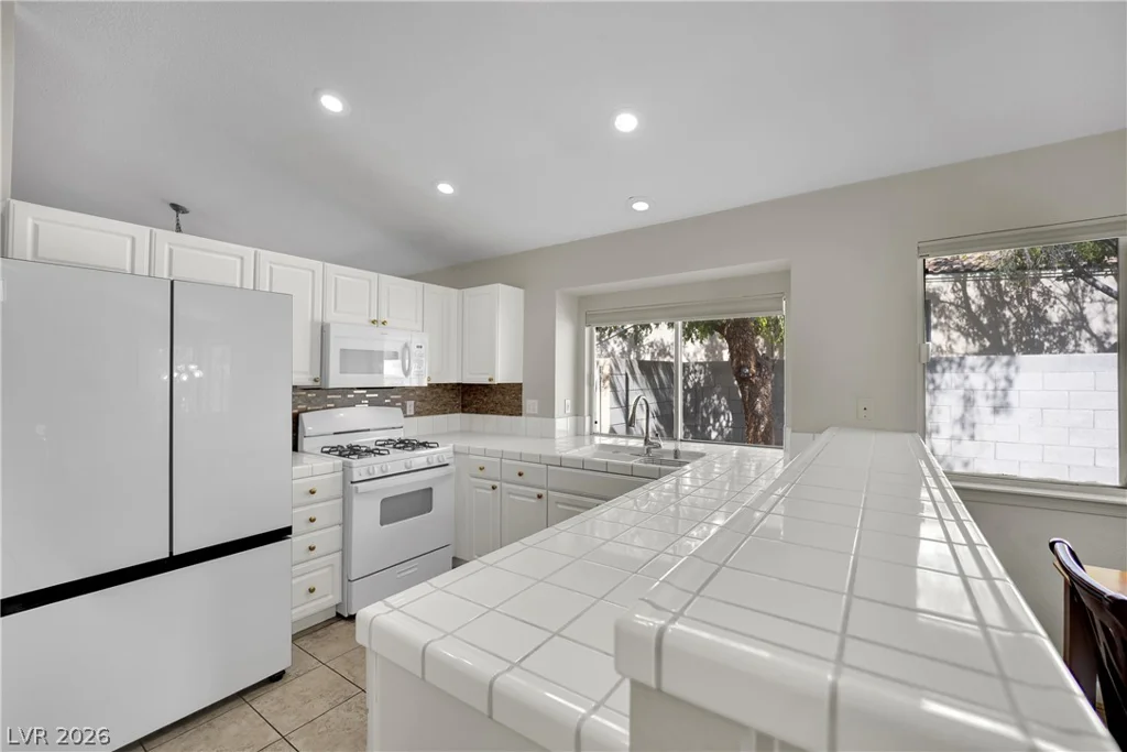 2124 Feather Bush, Henderson, NV 89074