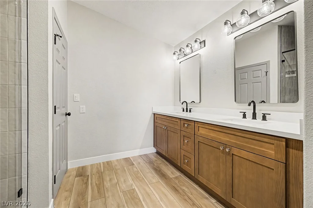 5757 Charles Holden, Las Vegas, NV 89103