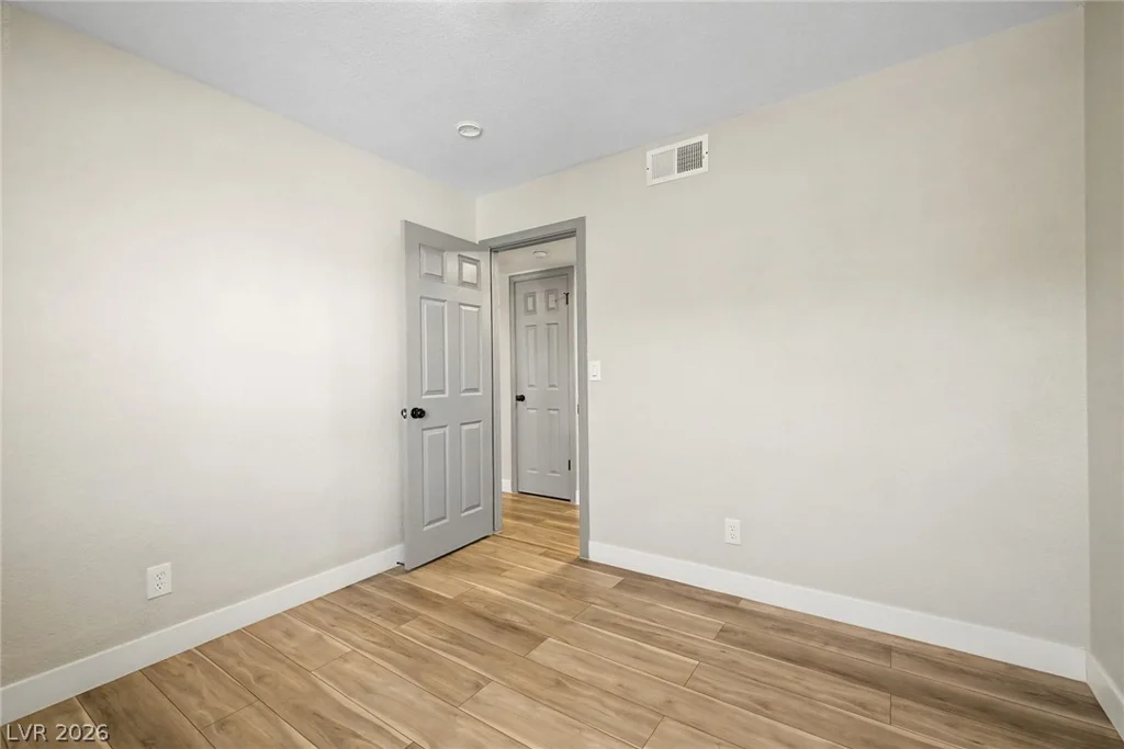 5757 Charles Holden, Las Vegas, NV 89103