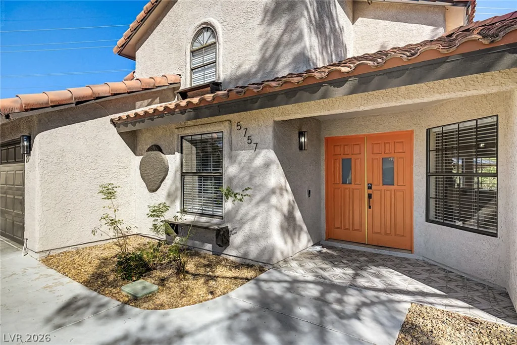 5757 Charles Holden, Las Vegas, NV 89103