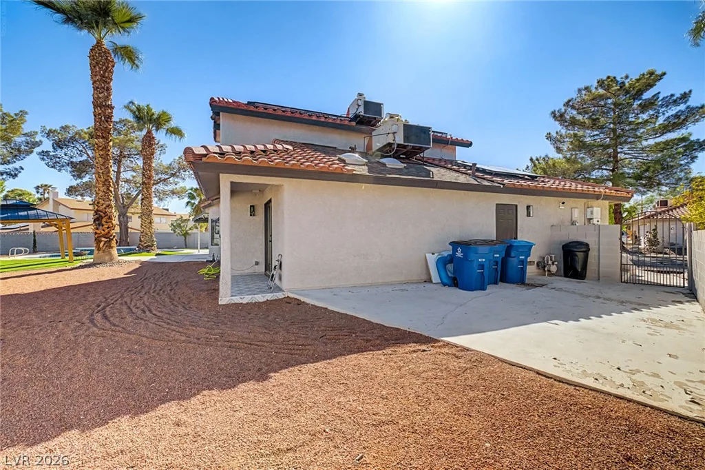 5757 Charles Holden, Las Vegas, NV 89103