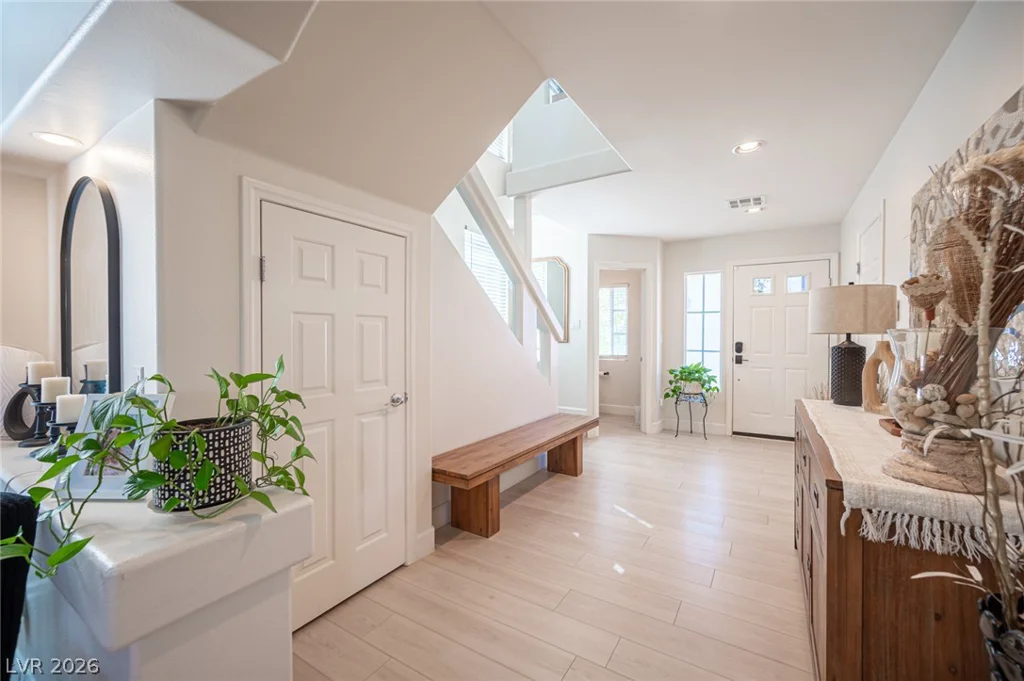 9912 Mills Reef, Las Vegas, NV 89141