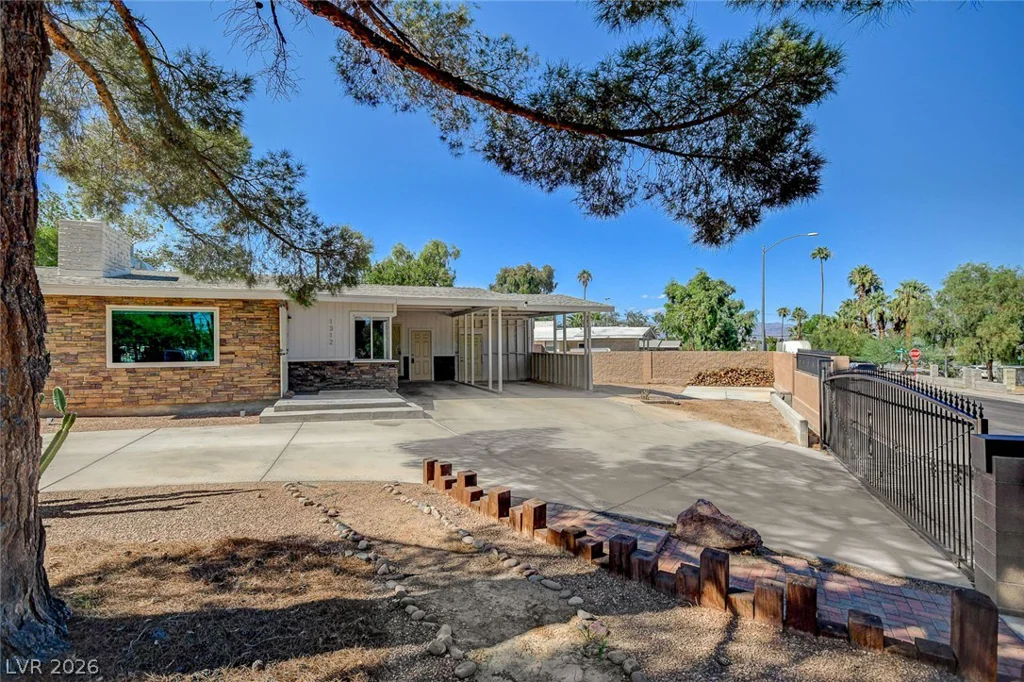 1312 15th, Las Vegas, NV 89104