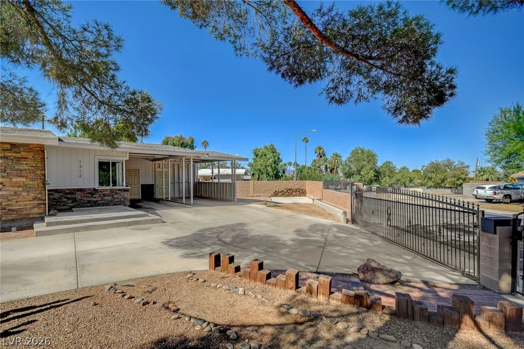 1312 15th, Las Vegas, NV 89104