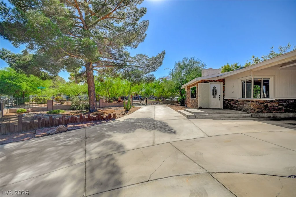 1312 15th, Las Vegas, NV 89104