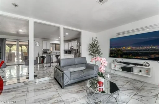 4870 Colorado, Las Vegas, NV 89104