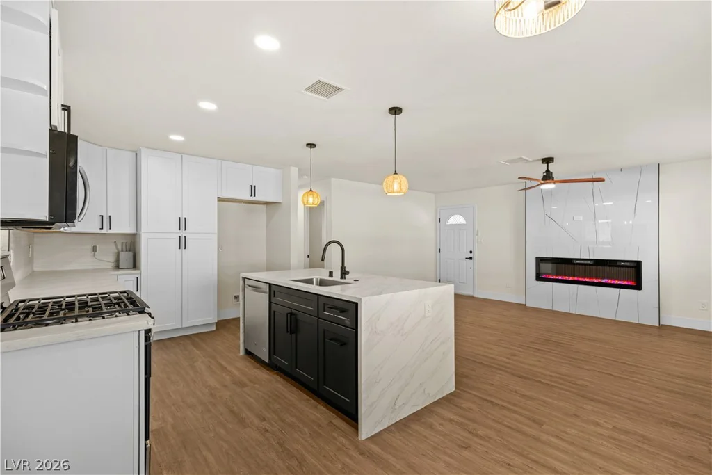 2608 Englestad, North Las Vegas, NV 89030