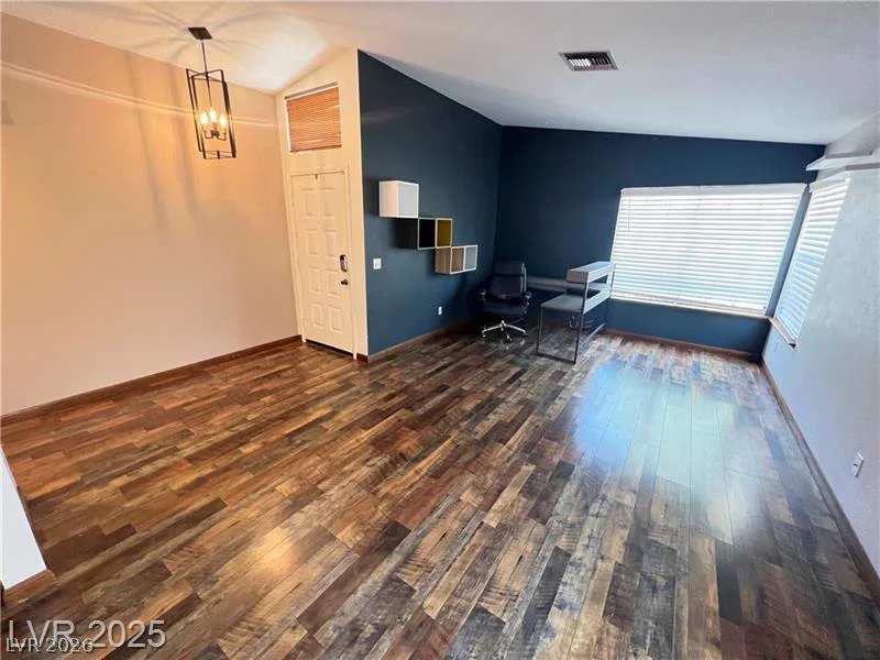 5242 Dickens, Las Vegas, NV 89119