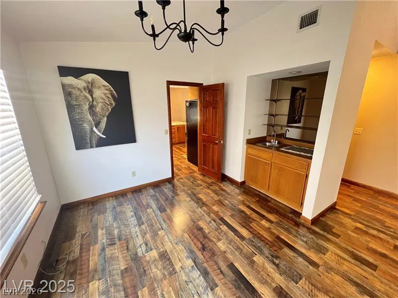 5242 Dickens, Las Vegas, NV 89119