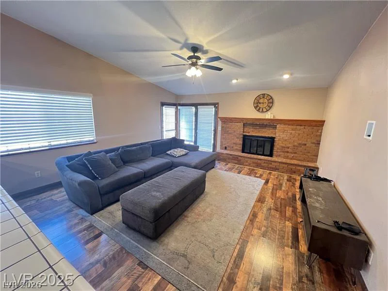 5242 Dickens, Las Vegas, NV 89119