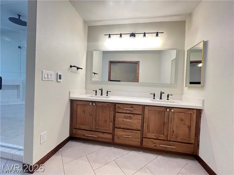 5242 Dickens, Las Vegas, NV 89119