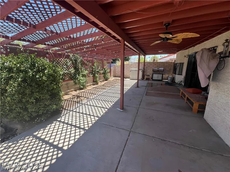 5242 Dickens, Las Vegas, NV 89119