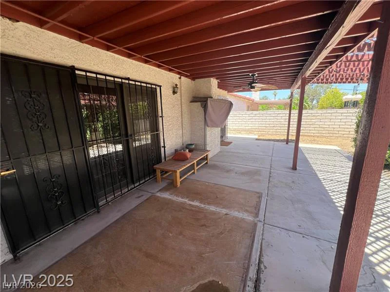 5242 Dickens, Las Vegas, NV 89119