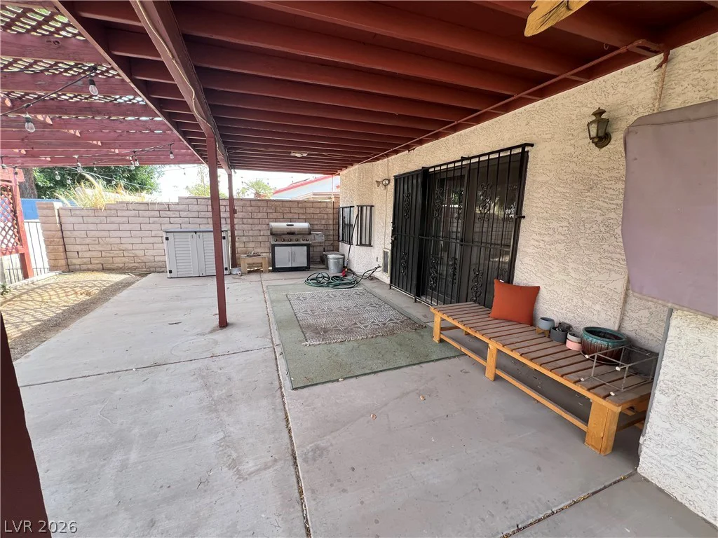 5242 Dickens, Las Vegas, NV 89119