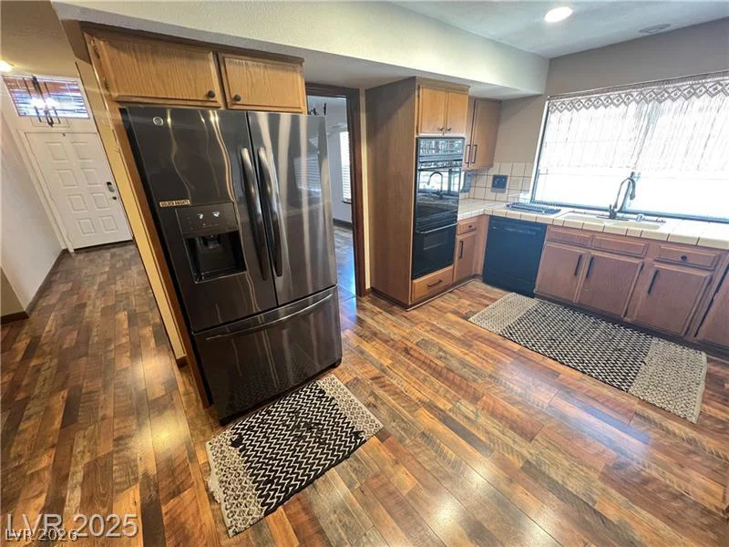 5242 Dickens, Las Vegas, NV 89119