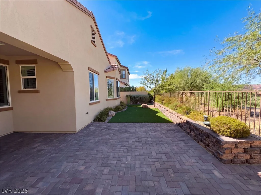 69 Via Di Mello, Henderson, NV 89011