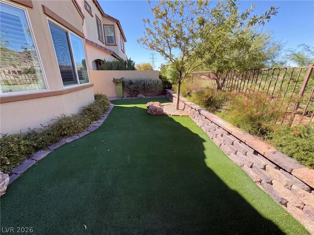 69 Via Di Mello, Henderson, NV 89011