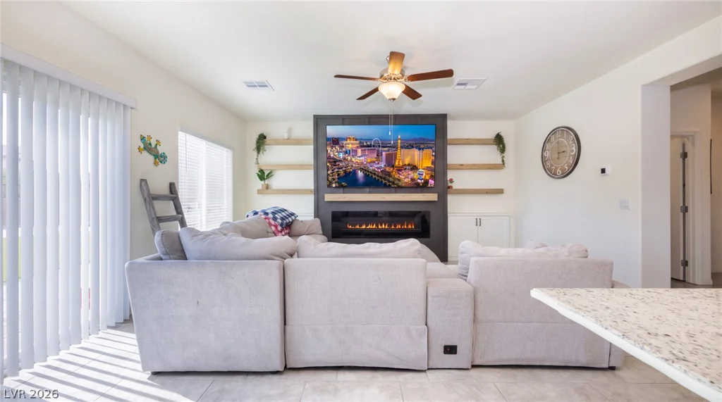 1845 James Creek, North Las Vegas, NV 89084
