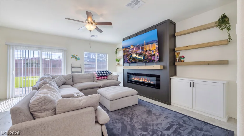 1845 James Creek, North Las Vegas, NV 89084